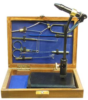 Картинка Набор инструментов Fly-Fishing в деревянной коробке Classic tool kit от магазина Главный Рыболовный