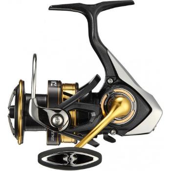 Картинка Катушка безынерционная Daiwa 18 Legalis LT 3000-СXH от магазина Главный Рыболовный