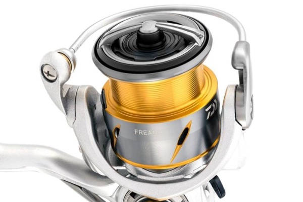 Картинка Катушка безынерционная Daiwa 21 Freams LT 2500 от магазина Главный Рыболовный